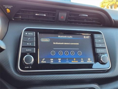 Certified 2025 Nissan Kicks Play S image 5