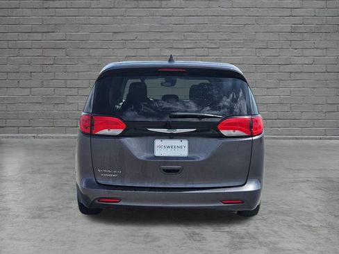 Used 2023 Chrysler Voyager LX FWD image 4