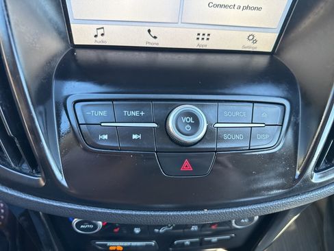 Used 2018 Ford Escape SE w/ SE Sport Appearance Package image 17