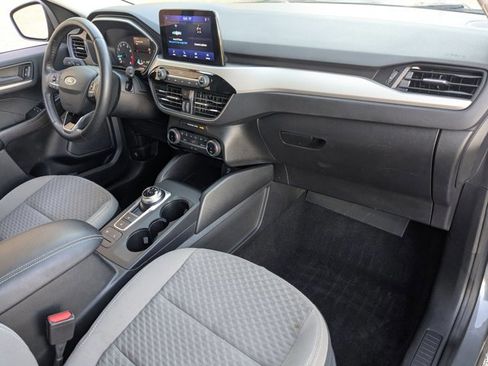 Used 2022 Ford Escape SE w/ SE Sport Appearance Package image 22