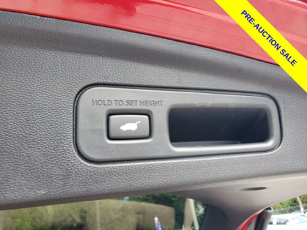 Certified 2025 Acura MDX w/ Technology Package FWD image 9