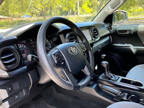 Used 2020 Toyota Tacoma SR AWD/4WD image 13