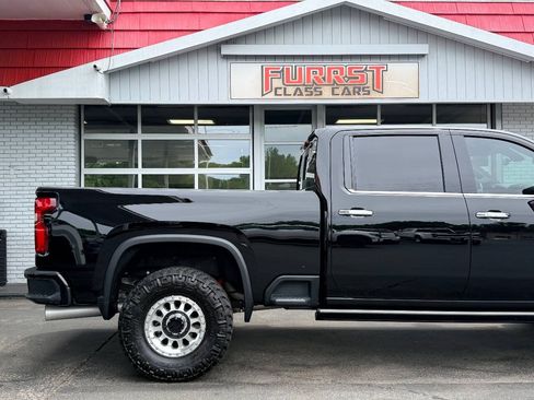 Used 2022 Chevrolet Silverado 3500 High Country w/ Z71 Off-Road Package AWD/4WD image 10