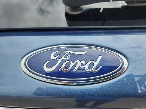Used 2020 Ford Explorer XLT w/ Equipment Group 202A AWD/4WD image 44