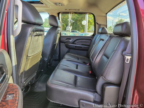 Used 2013 GMC Sierra 2500 Denali w/ Suspension Package, Off-Road image 13