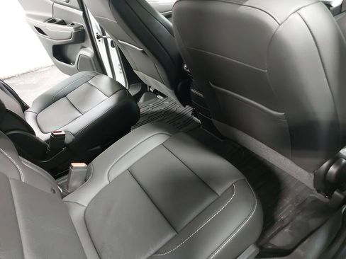 Used 2023 GMC Acadia SLT w/ Trailering Package image 11