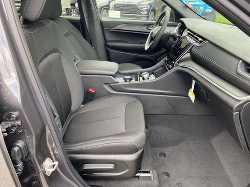 New 2026 Jeep Grand Cherokee Laredo X AWD/4WD image 17