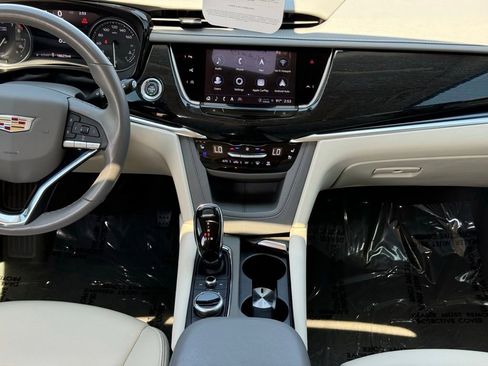 Certified 2024 Cadillac XT6 Premium Luxury w/ Technology Package FWD image 29