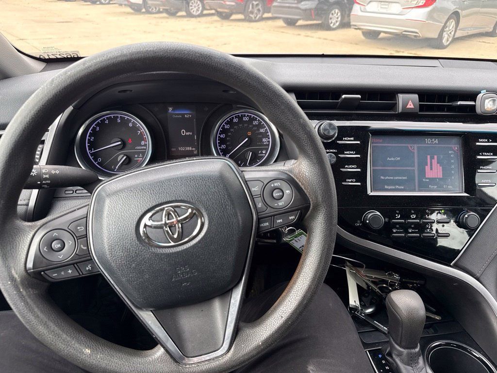 Used 2018 Toyota Camry LE FWD image 17