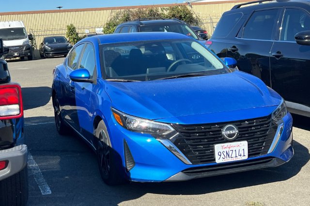 Used 2024 Nissan Sentra SV FWD image 2