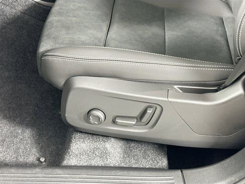 New 2026 Volvo XC40 B5 Ultra w/ Protection Package Premier AWD/4WD image 19