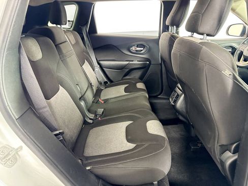 Used 2014 Jeep Cherokee Latitude image 27