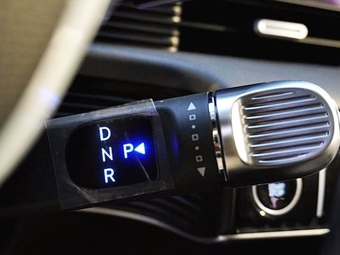 Used 2025 Hyundai Ioniq 5 SEL image 32