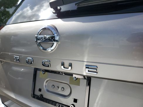 Used 2021 Nissan Rogue SL image 7