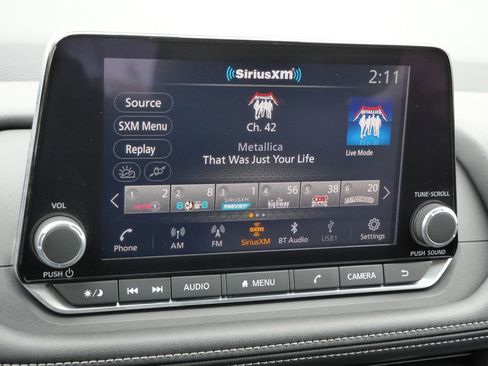 Used 2025 Nissan Rogue SV AWD/4WD image 38