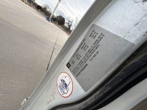 Used 2008 Cadillac DTS w/ Sun And Sound Package image 31