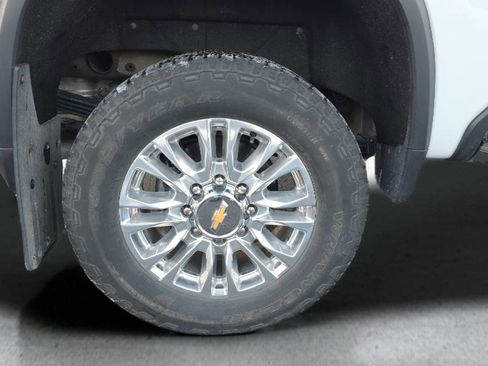 Used 2023 Chevrolet Silverado 2500 High Country w/ Z71 Off-Road Package image 14