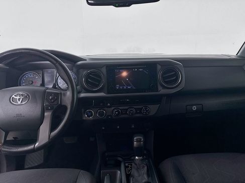 Used 2016 Toyota Tacoma TRD Sport w/ Towing Package image 21