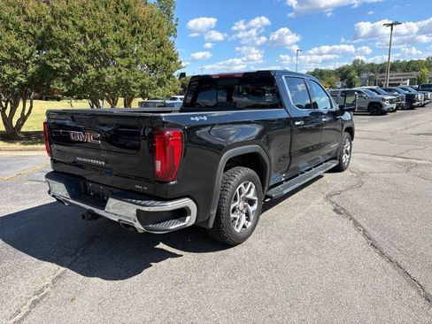 Used 2023 GMC Sierra 1500 SLT w/ SLT Premium Plus Package AWD/4WD image 18