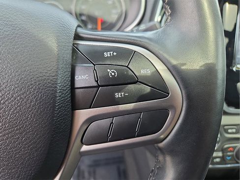 Used 2020 Jeep Cherokee High Altitude image 24