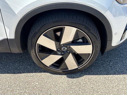 Certified 2024 Volvo XC40 Recharge Plus image 9