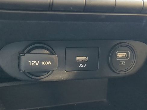 Used 2023 Hyundai Elantra SEL w/ Preferred Accessory Package image 19