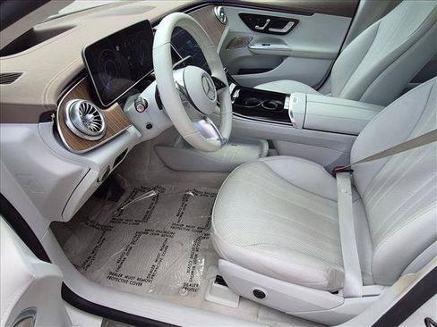 Used 2023 Mercedes-Benz EQE 350+ 4MATIC Sedan image 17