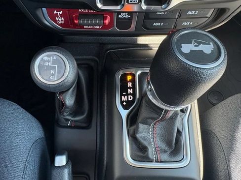 New 2026 Jeep Wrangler Unlimited Sport w/ Dual Top Group AWD/4WD image 29