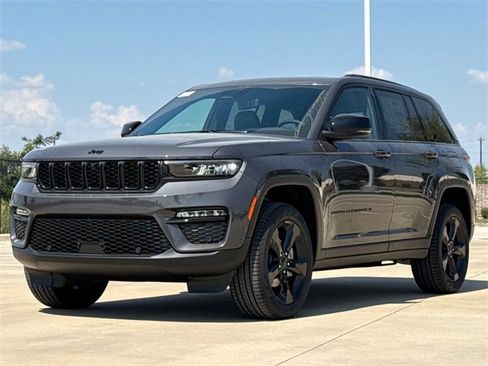 New 2025 Jeep Grand Cherokee Limited w/ Luxury Tech Group II image 4