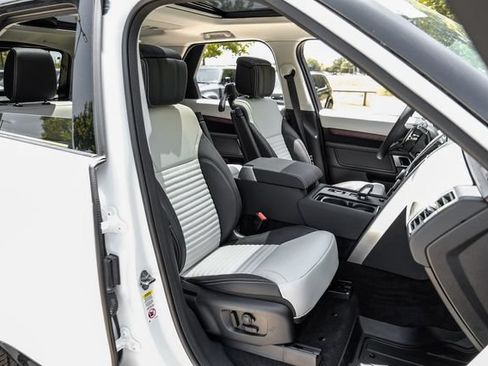 New 2026 Land Rover Discovery Dynamic SE AWD/4WD image 44