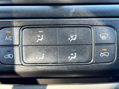 Used 2022 Chevrolet Colorado W/T w/ Custom Special Edition image 16