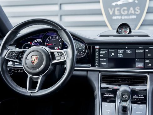 Used 2020 Porsche Panamera 4 image 54