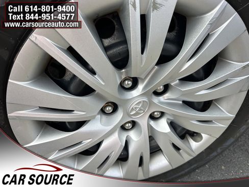 Used 2012 Toyota Camry LE image 25