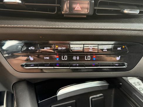 Used 2022 Buick Envision Preferred AWD/4WD image 35