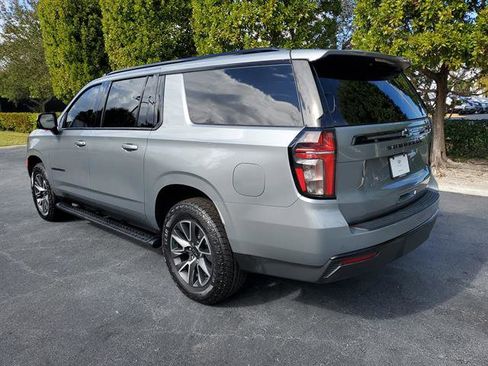 Used 2024 Chevrolet Suburban Z71 w/ Luxury Package image 3