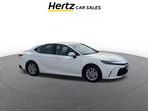 Used 2025 Toyota Camry LE image 1