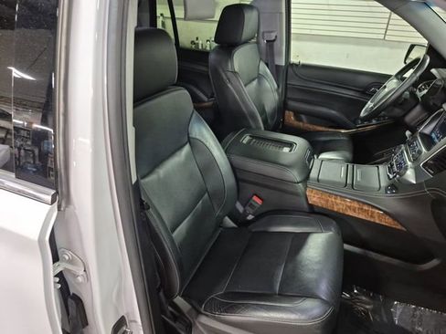 Used 2017 Chevrolet Tahoe Premier AWD/4WD image 28