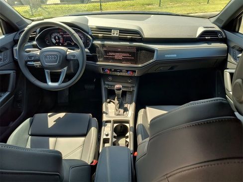New 2025 Audi Q3 2.0T Premium image 11