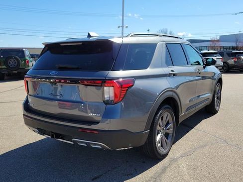 New 2026 Ford Explorer Active w/ Active Comfort Package image 4