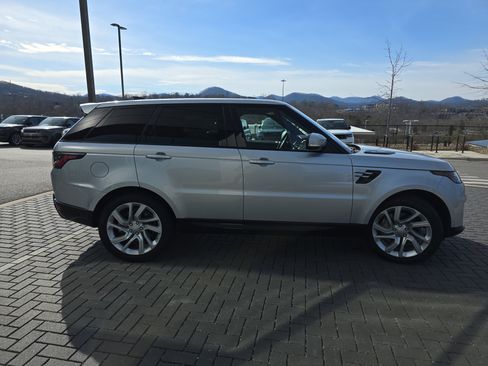 Used 2019 Land Rover Range Rover Sport HSE image 4