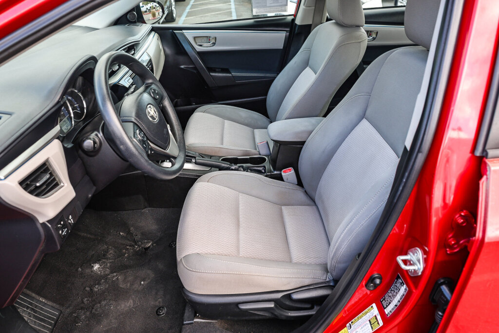 Used 2014 Toyota Corolla LE FWD image 8