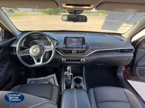 Used 2024 Nissan Altima 2.5 SV FWD image 28