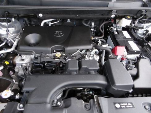 Used 2022 Toyota RAV4 XLE w/ Convenience Package image 43