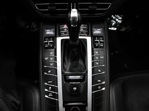 Used 2021 Porsche Macan AWD/4WD image 15