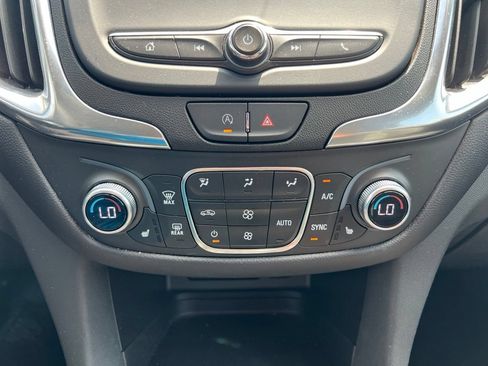 Used 2024 Chevrolet Equinox LT FWD image 19