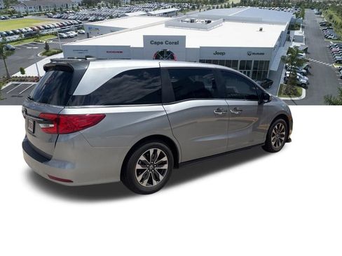 Used 2024 Honda Odyssey EX-L image 3
