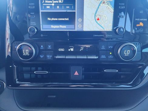 Used 2022 Toyota Highlander XLE image 46