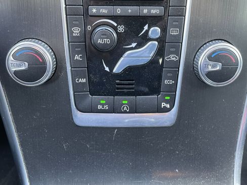 Used 2015 Volvo XC60 T6 w/ Proximity Package image 10