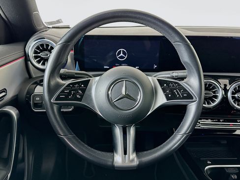 Used 2025 Mercedes-Benz CLA 250 image 18