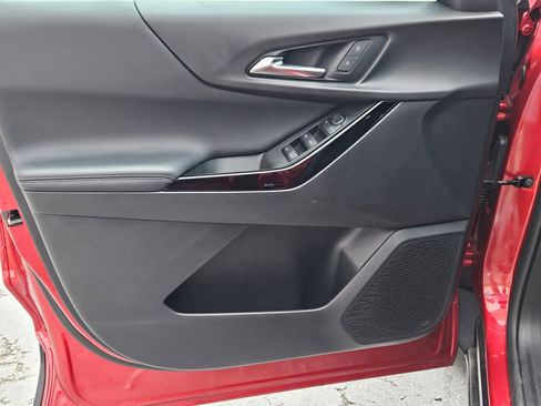 Used 2025 Chevrolet Equinox LT w/ Safety and Technology Package AWD/4WD image 17